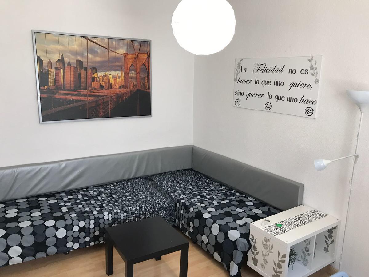 Latina Lägenhet Madrid Exteriör bild